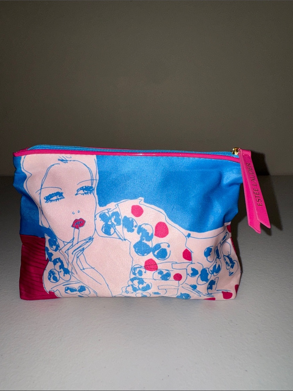 💓💙Estee Lauder Blue and Pink Illustrated Makeup Pouch